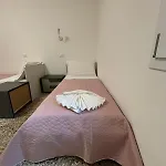 Venice Station Apartment *